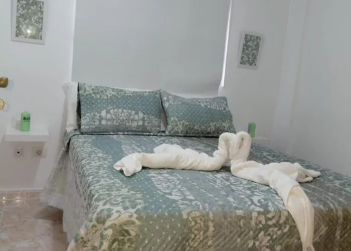 Apartamento Cristianos 2 *